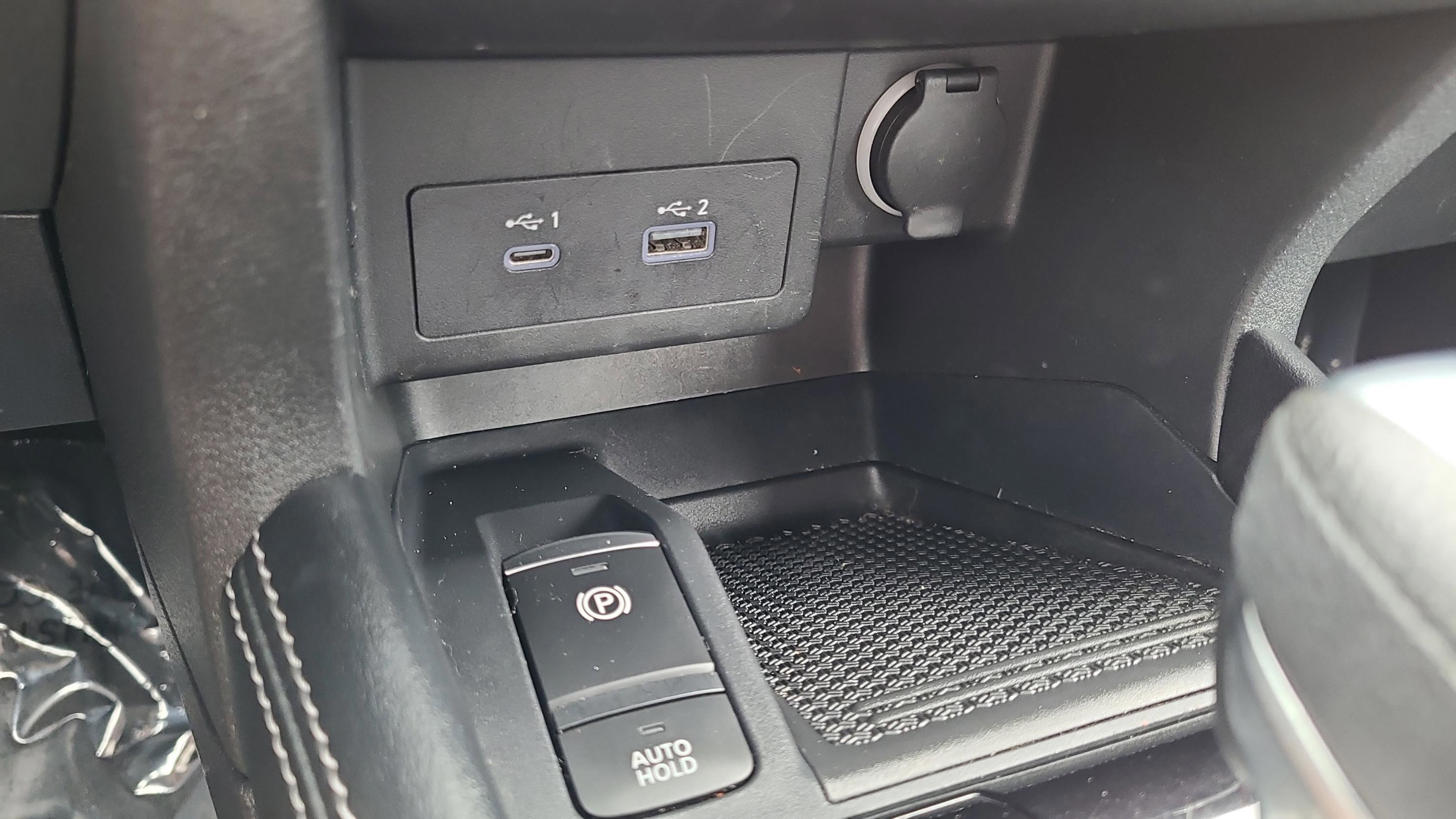 Used 2022 Nissan Kicks SR w/ Premium Package image 24