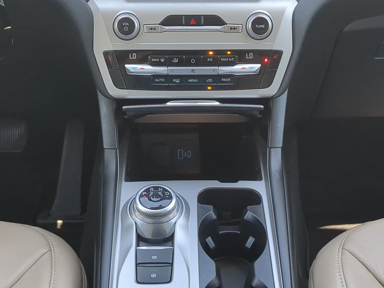 Certified 2021 Ford Explorer XLT RWD image 17