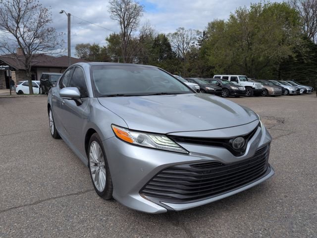 Used 2018 Toyota Camry XLE w/ Driver Assist Package FWD image 3