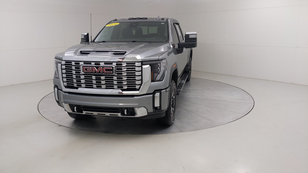 Used 2024 GMC Sierra 2500 Denali w/ Technology Package AWD/4WD image 9