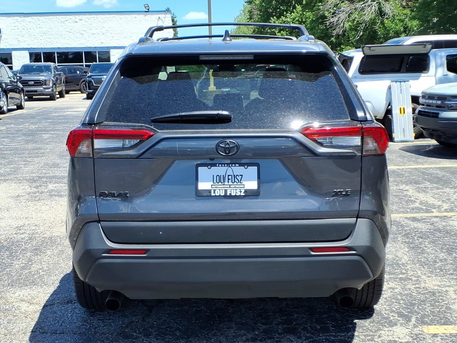 Used 2025 Toyota RAV4 XLE Premium FWD image 31