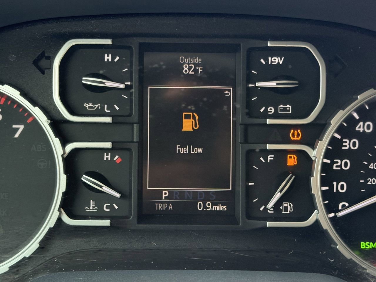 Used 2018 Toyota Tundra SR5 w/ SR5 Upgrade Package AWD/4WD image 14