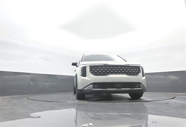 Used 2025 Kia Carnival SX Prestige image 24