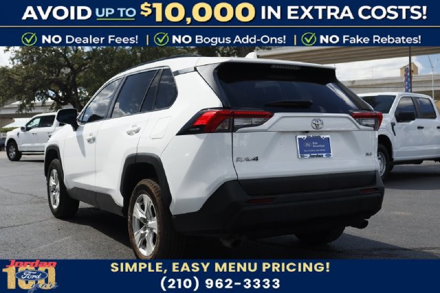 Used 2021 Toyota RAV4 XLE FWD image 5