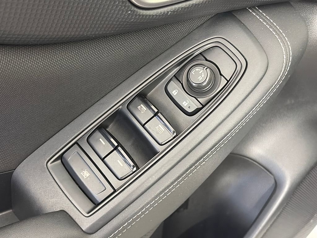 Used 2023 Subaru Forester Premium AWD/4WD image 24