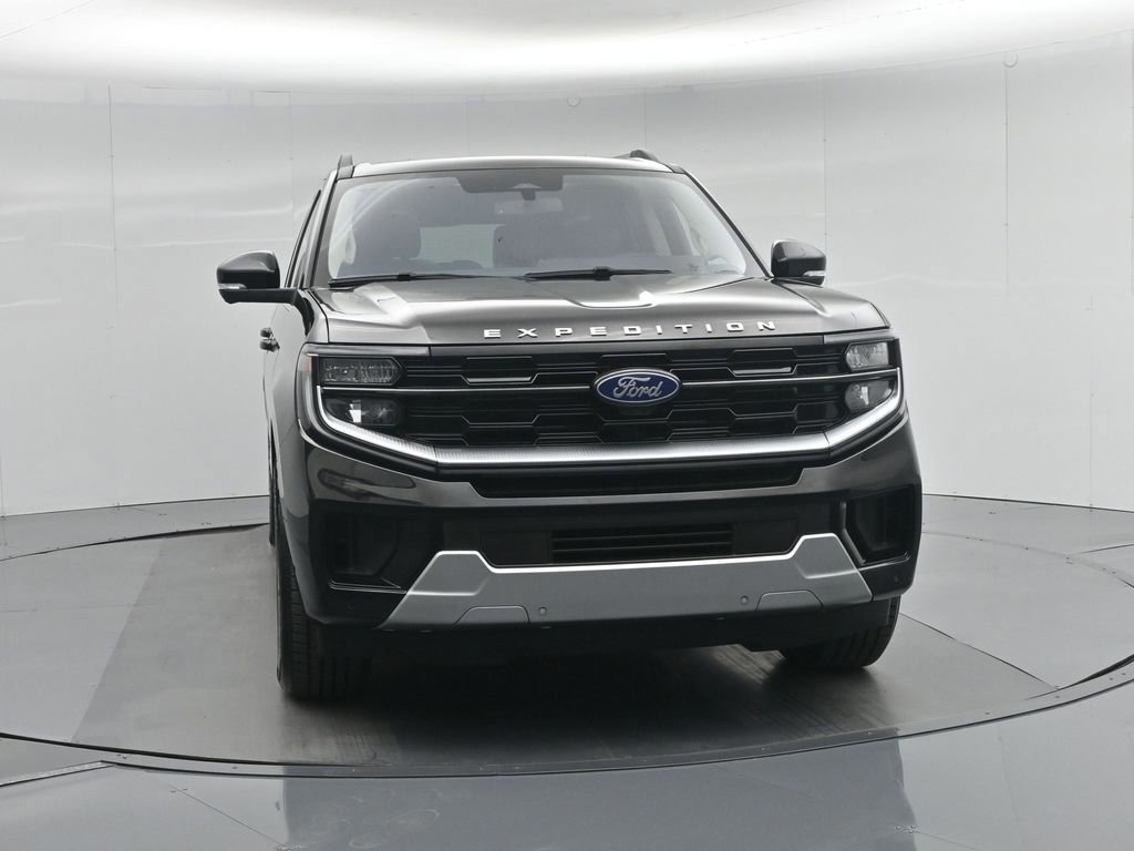 Certified 2025 Ford Expedition Max Platinum image 3