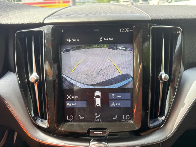 Used 2018 Volvo XC60 T5 Momentum w/ Vision Package AWD/4WD image 27
