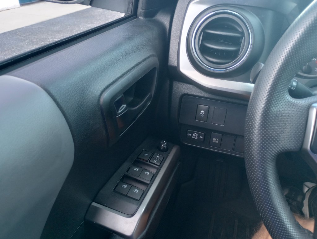 Used 2022 Toyota Tacoma SR5 RWD image 24