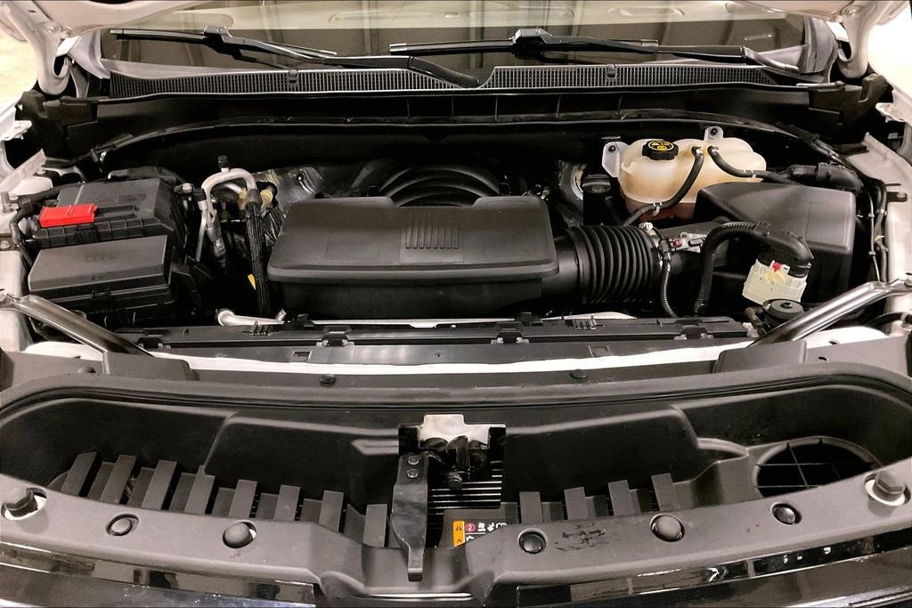 Used 2023 Chevrolet Suburban Premier image 12