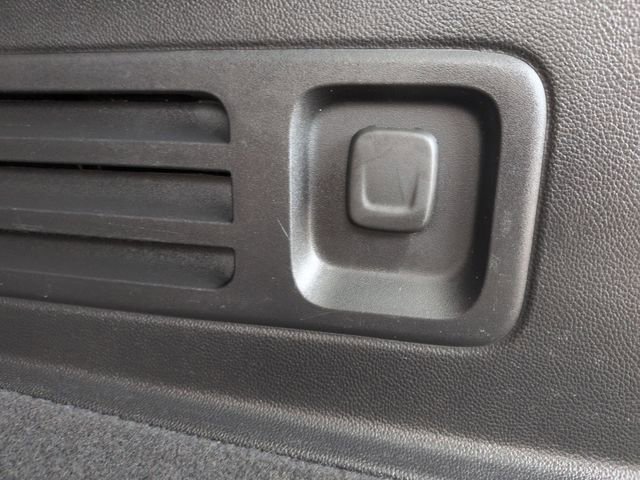 Used 2021 Chevrolet Traverse LT image 51