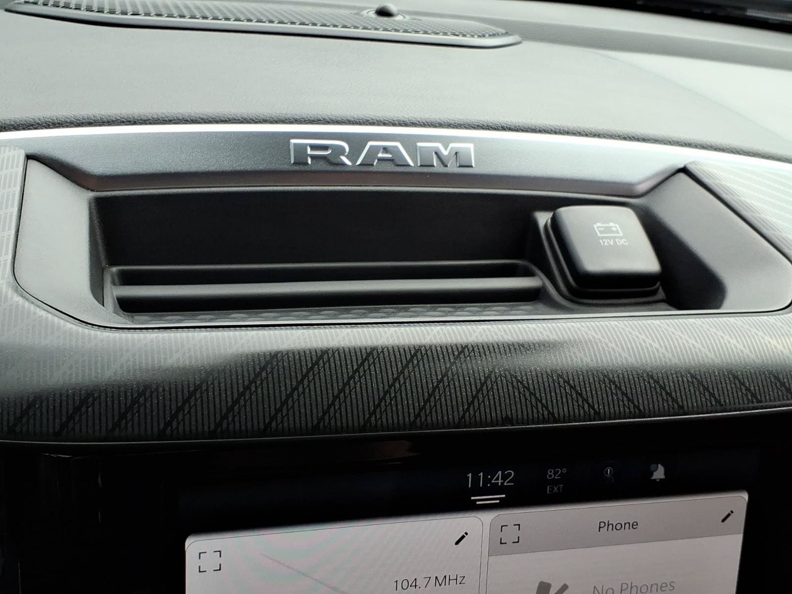 Used 2026 RAM 1500 Express AWD/4WD image 19