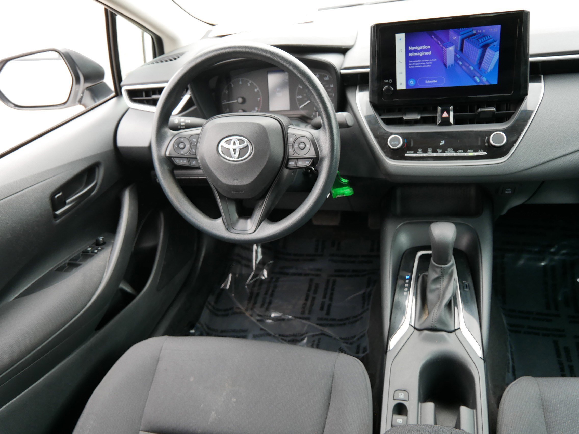 Used 2023 Toyota Corolla LE FWD image 9
