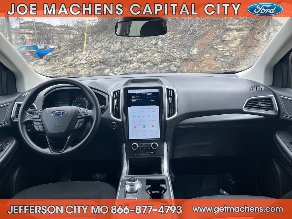 Certified 2023 Ford Edge SE w/ Black Appearance Package image 12
