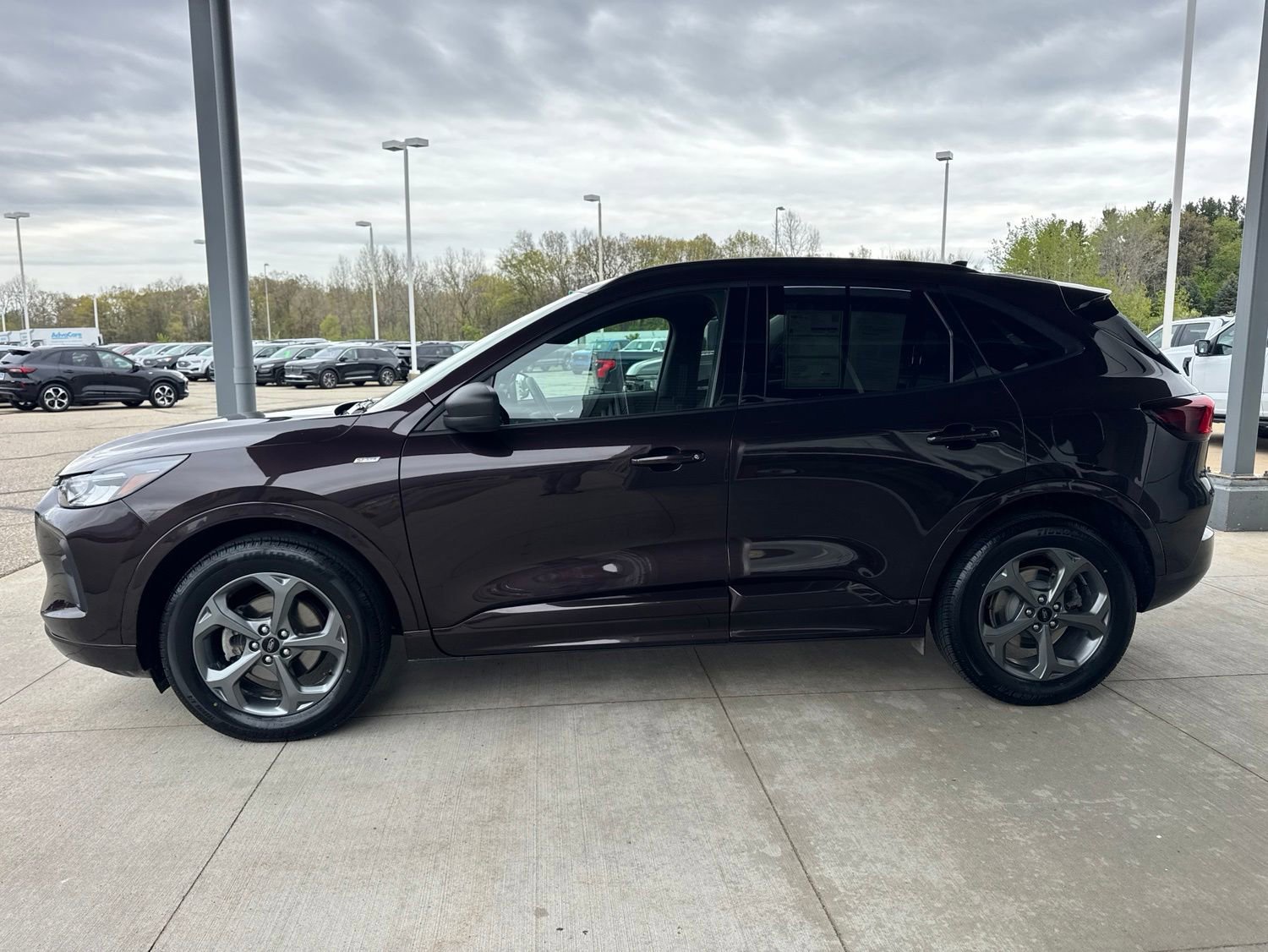Certified 2023 Ford Escape ST-Line w/ Tech Pack #1 AWD/4WD image 5