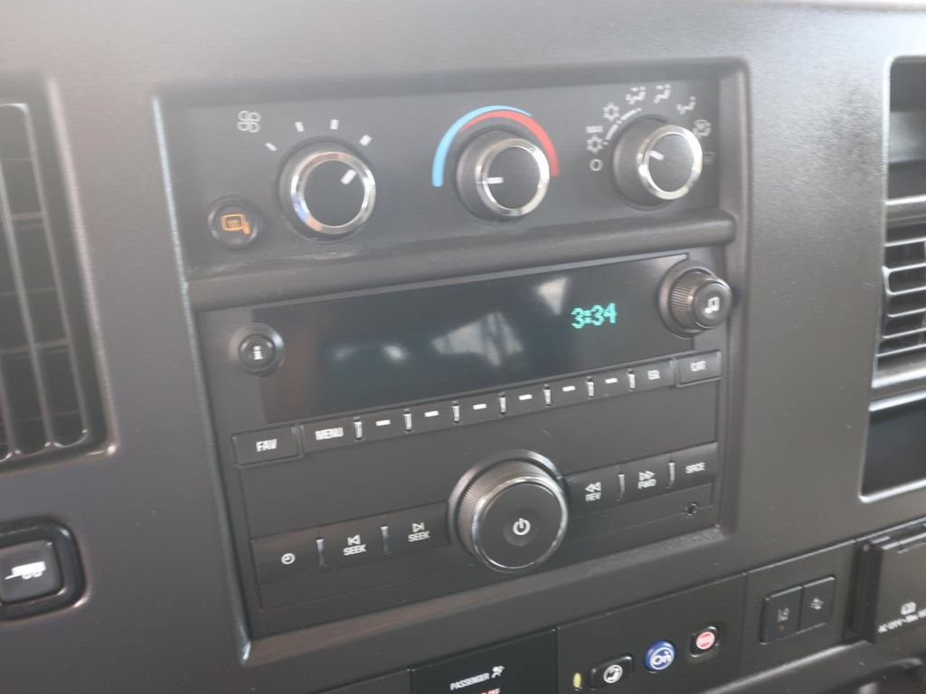 Used 2025 Chevrolet Express 3500 LT w/ LT Preferred Equipment Group RWD image 20