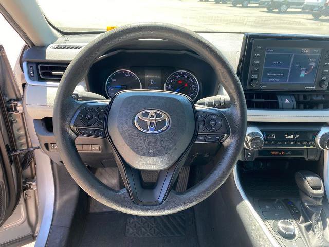 Used 2022 Toyota RAV4 XLE AWD/4WD image 17