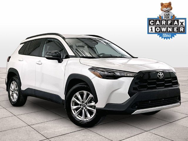 Used 2026 Toyota Corolla Cross LE AWD/4WD image 2