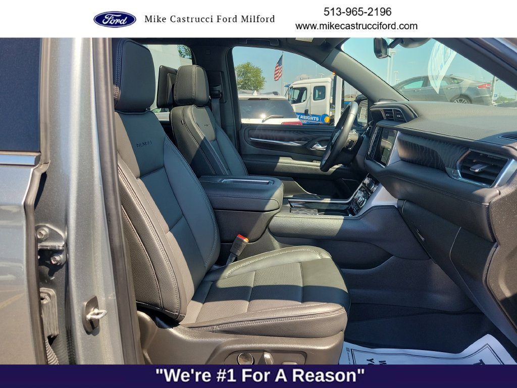 Used 2024 GMC Yukon Denali w/ Advanced Technology Package AWD/4WD image 27