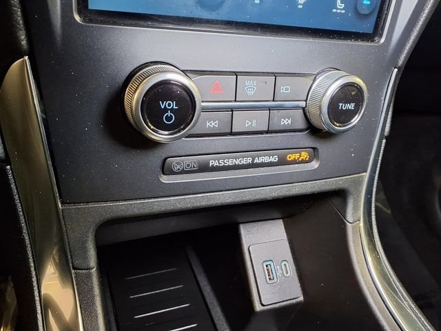 Certified 2022 Ford Edge Titanium AWD/4WD image 8