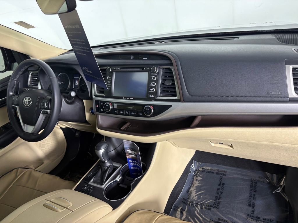 Used 2018 Toyota Highlander XLE AWD/4WD image 41
