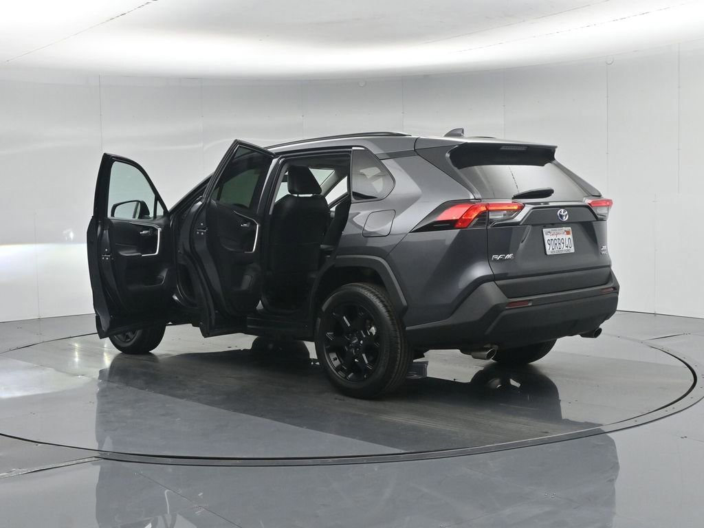 Used 2022 Toyota RAV4 XLE Premium image 58