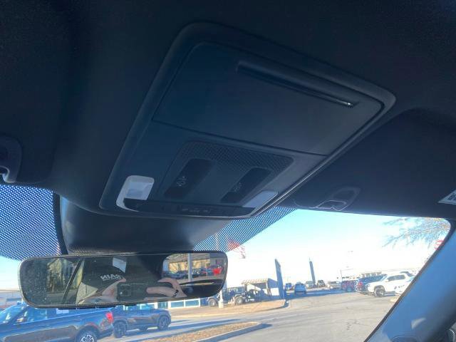 Used 2025 Honda Pilot TrailSport image 25