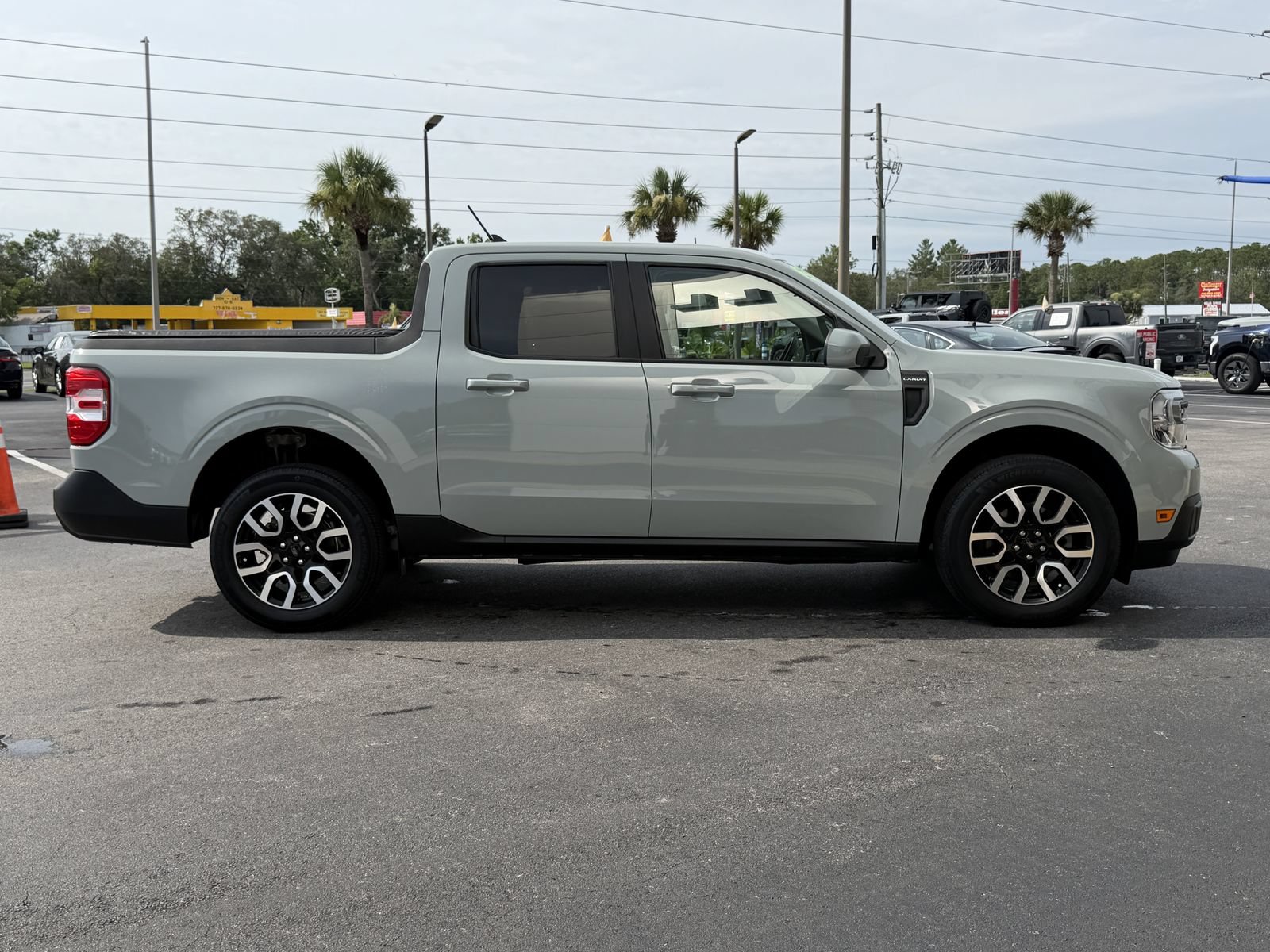 Certified 2022 Ford Maverick Lariat FWD image 3