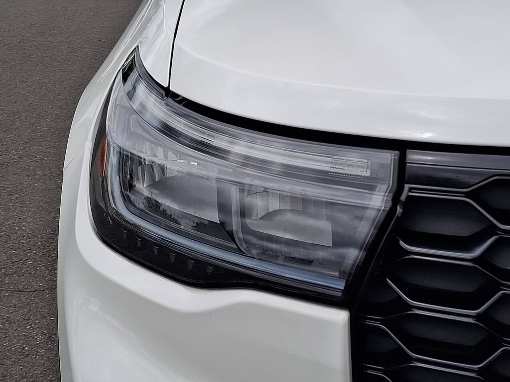 Certified 2025 Ford Explorer ST AWD/4WD image 12