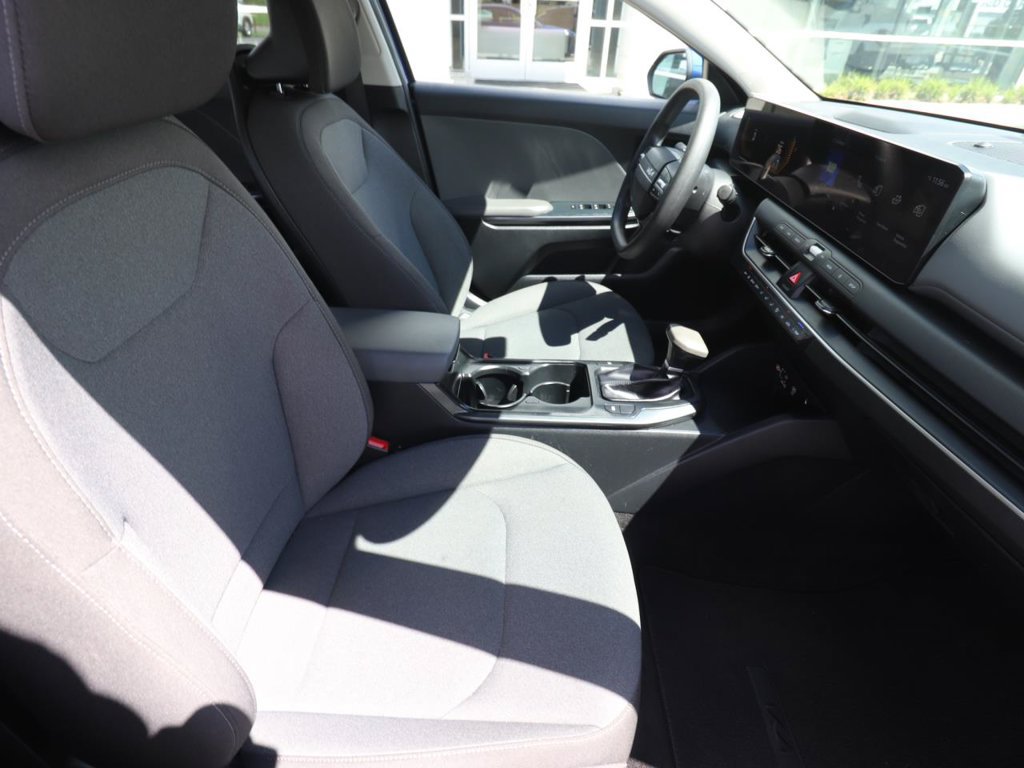 Used 2025 Kia K4 FWD image 12