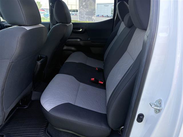 Used 2022 Toyota Tacoma TRD Off-Road w/ Technology Package AWD/4WD image 24