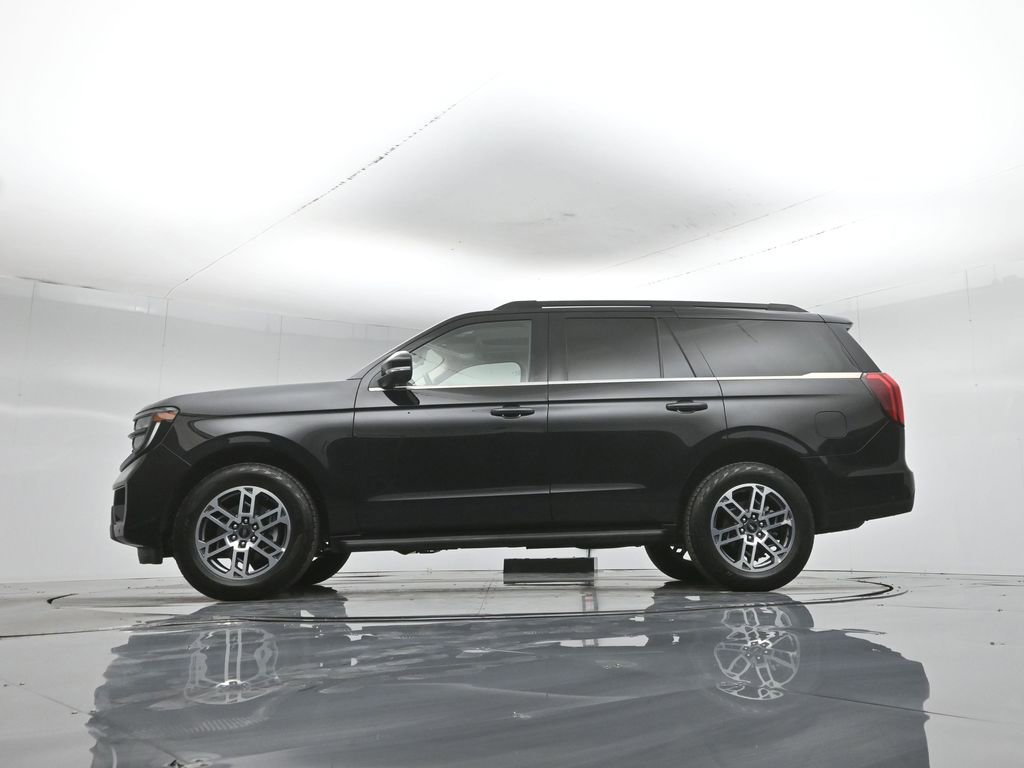 Certified 2025 Ford Expedition Active AWD/4WD image 8