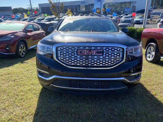 Used 2018 GMC Acadia Denali w/ Technology Package AWD/4WD image 2