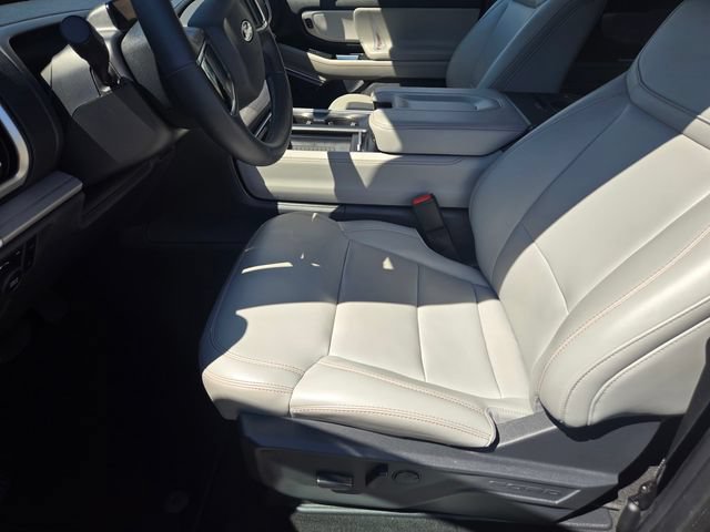 Certified 2025 Ford Expedition Active AWD/4WD image 15