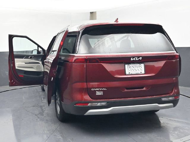Used 2024 Kia Carnival LX FWD image 14