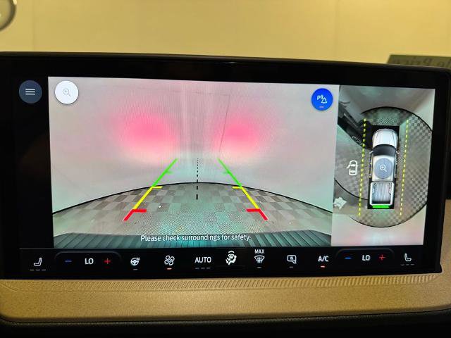 Certified 2025 Ford Maverick Lariat w/ 4K Tow Package image 19