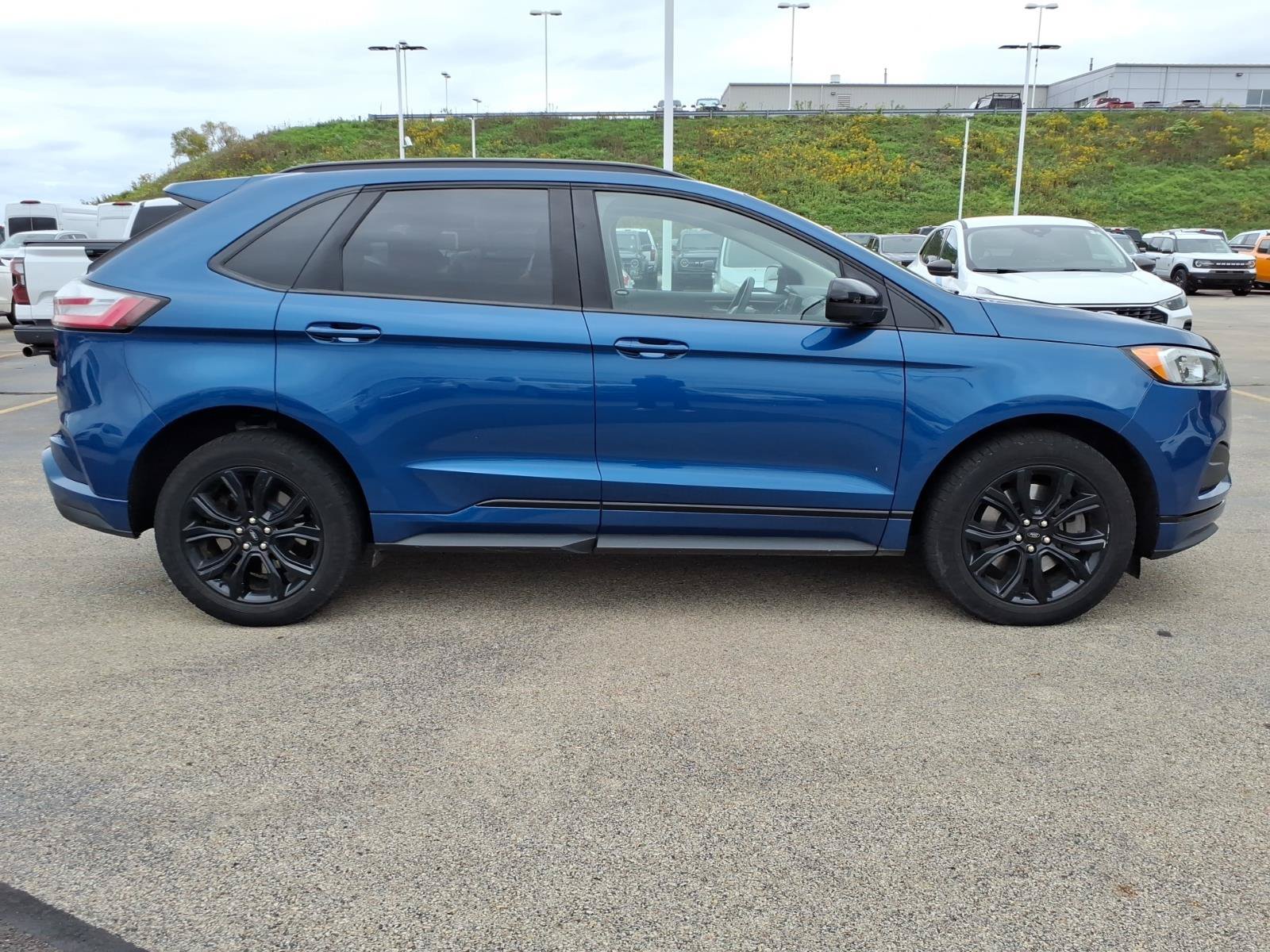 Certified 2024 Ford Edge SE w/ Black Appearance Package AWD/4WD image 2
