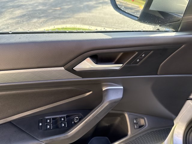 Used 2023 Volkswagen Jetta SE w/ Panoramic Sunroof Package FWD image 12
