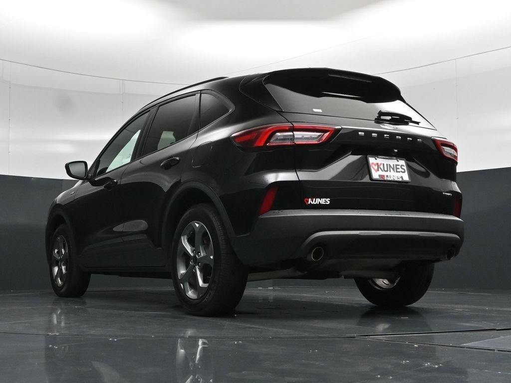 Certified 2025 Ford Escape ST-Line Select AWD/4WD image 49