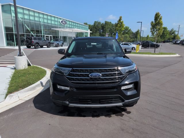 Certified 2023 Ford Explorer XLT w/ Equipment Group 202A AWD/4WD image 8