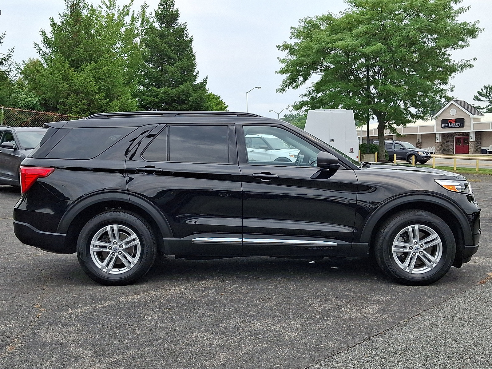 Certified 2023 Ford Explorer XLT AWD/4WD image 7