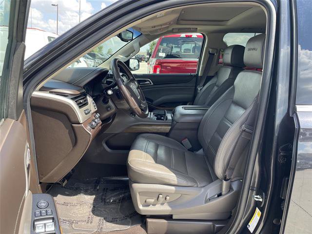 Used 2020 GMC Yukon Denali w/ Denali Premium Package AWD/4WD image 17