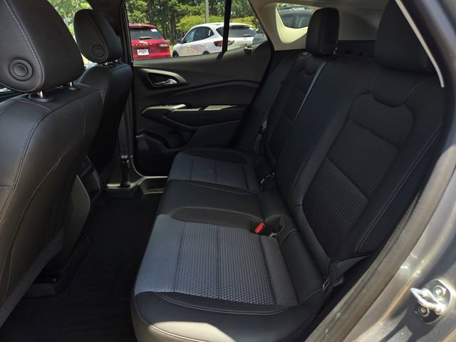 Used 2024 Chevrolet Trax LT w/ LT Convenience Package FWD image 17