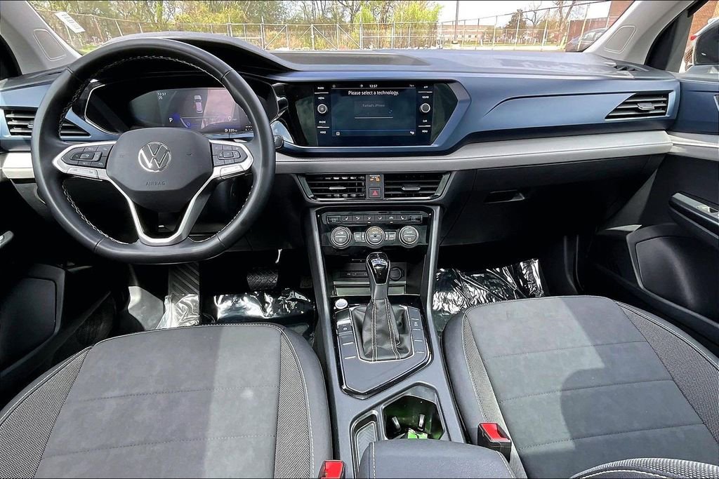 Used 2024 Volkswagen Taos SE FWD image 14