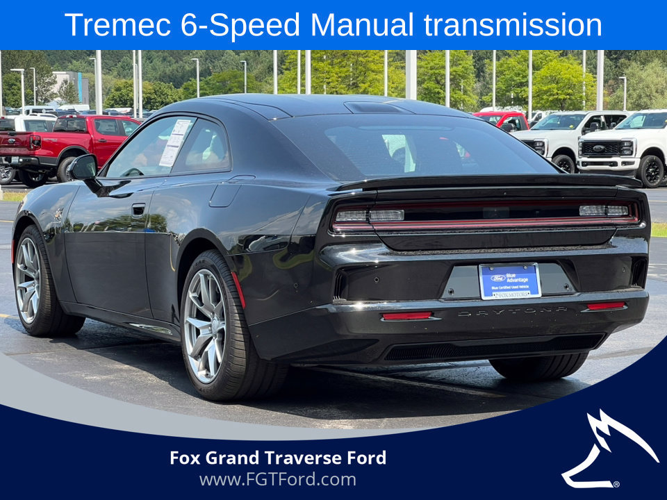 Used 2025 Dodge Charger Daytona Scat Pack w/ Track Pack AWD/4WD image 35