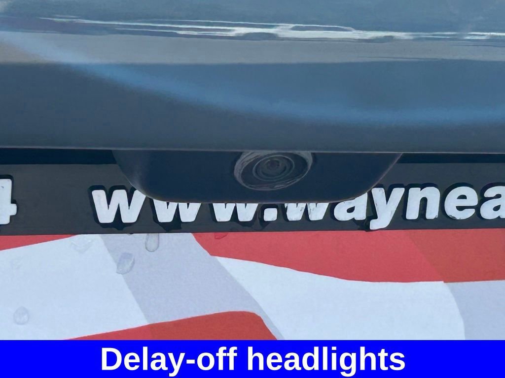 Used 2020 Jeep Cherokee Latitude Plus w/ Comfort/Convenience Group AWD/4WD image 22