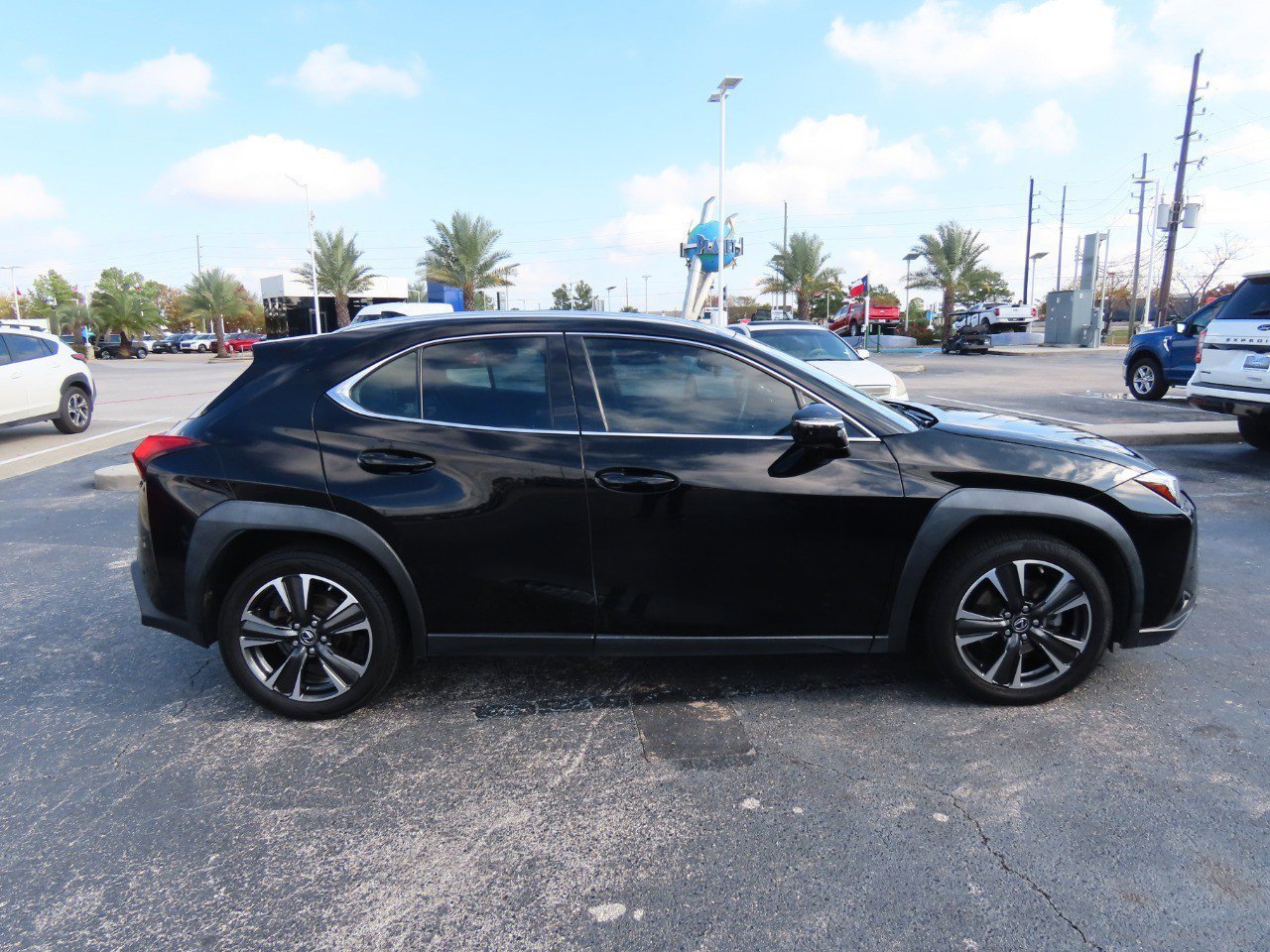 Used 2019 Lexus UX 200 image 7
