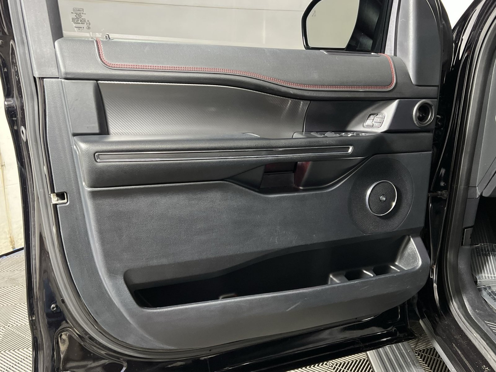 Certified 2019 Ford Expedition Limited w/ Equipment Group 303A AWD/4WD image 11