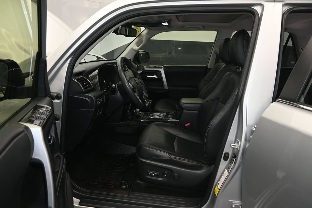 Used 2021 Toyota 4Runner Limited AWD/4WD image 21