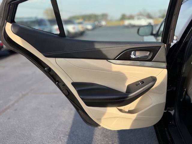 Used 2023 Nissan Maxima SV w/ Floor Mat Group FWD image 15