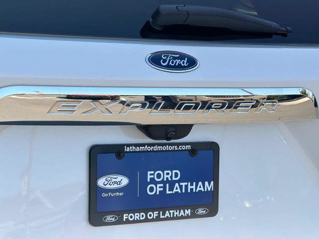 Certified 2022 Ford Explorer King Ranch w/ Premium Technology Package AWD/4WD image 13